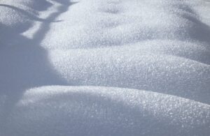 生理周期と季節の変わり目による肌荒れの違いは？